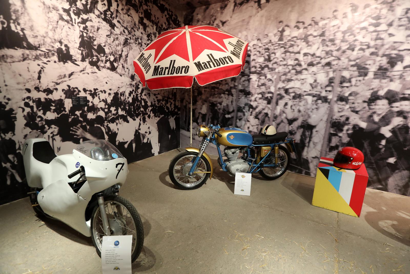 Rijeka: Izložba oldtimera, rezervnih dijelova, maketa i dječjih autića u hali Exportdrva