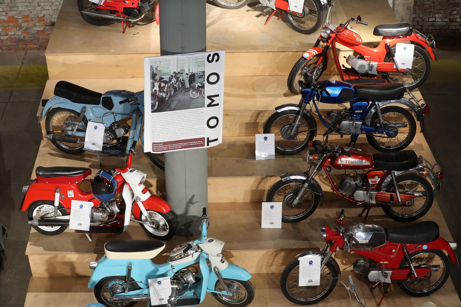 Rijeka: Izložba oldtimera, rezervnih dijelova, maketa i dječjih autića u hali Exportdrva