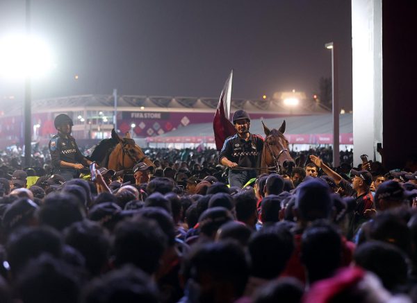 Doha: Zbog velike gužve na FIFA Fan Festivalu ljudi istrčavali u stampedu, intervenirala i policija