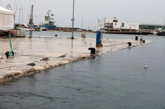 Rijeka: Zbog obilne kiše i plime poplavljene ulice pored tržnice