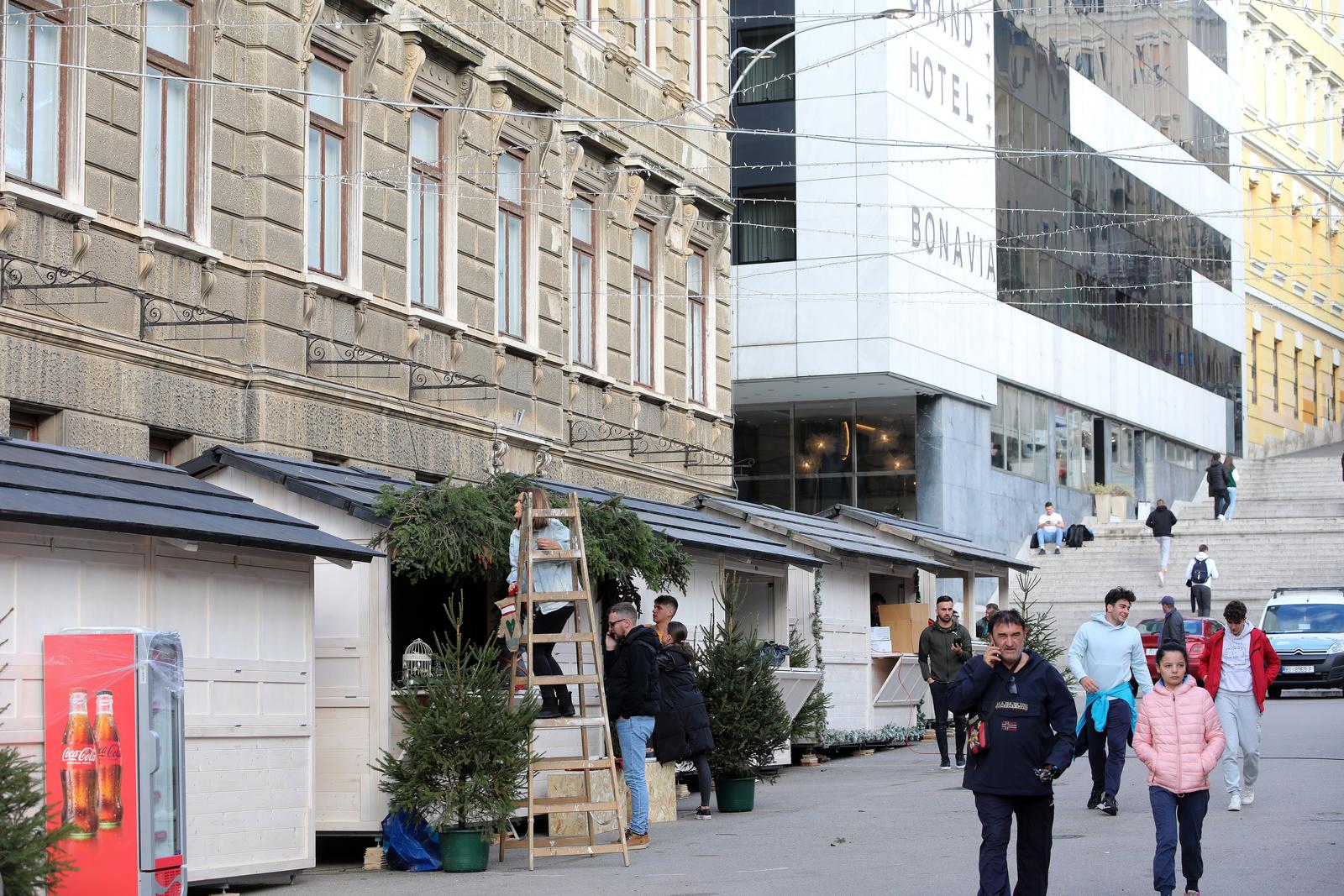 Rijeka: Ukraavanje grada za Advent