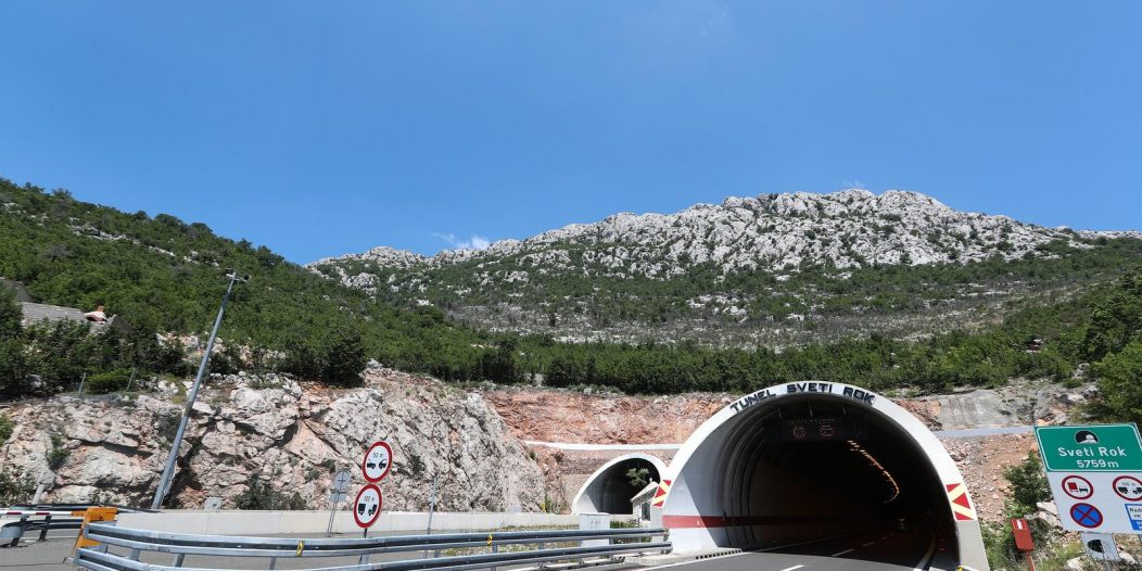 Gospić: Vatrogasci u tunelu Sveti Rok Gospić: Vatrogasci u tunelu Sveti Rok