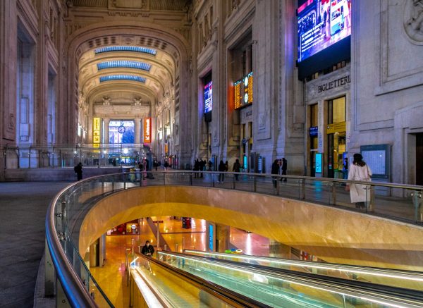 milano italija tom-podmore-unsplash