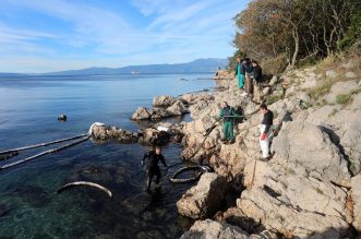 Uklanja se površinsko onečišćenje mora kod Urinja Uklanja se površinsko onečišćenje mora kod Urinja