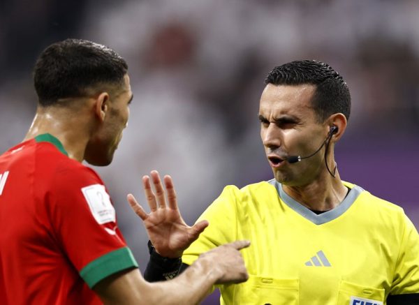 2_FIFA-referee