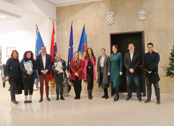 Najljepše uređeni blagdanski izlozi u Rijeci (5)