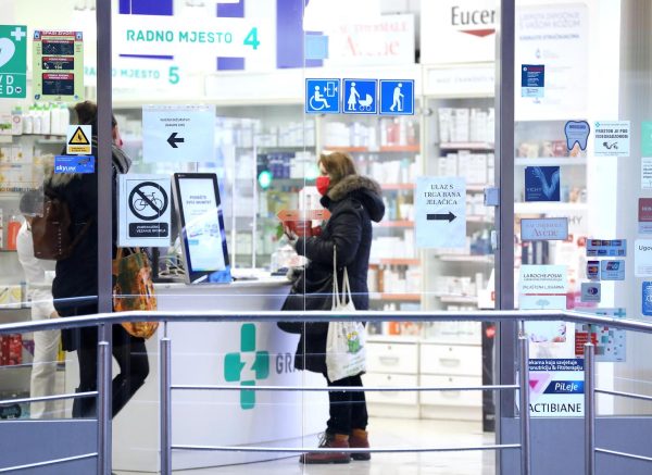 Zagreb: U ljekarnama često nedostaje kućnih testova za COVID