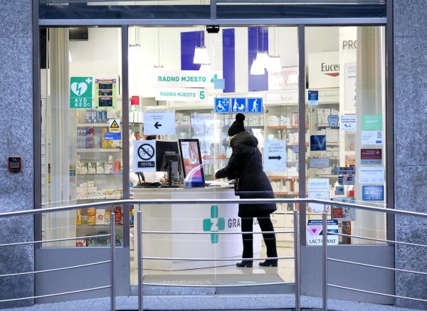Zagreb: U ljekarnama često nedostaje kućnih testova za COVID