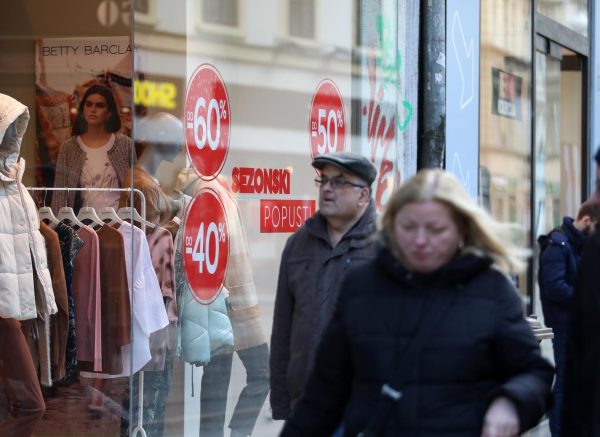 Zagreb: Završna sezonska sniženja u trgovinama