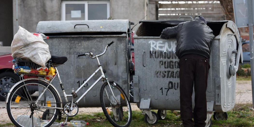 Svakodnevnica jednog od stanovnika siromane op?ine Kistanje Svakodnevnica jednog od stanovnika siromane op?ine Kistanje