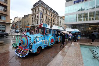 Rijeka: Vlakić Djeda Mraza stigao je uoči blagdana na Korzo Rijeka: Vlakić Djeda Mraza stigao je uoči blagdana na Korzo
