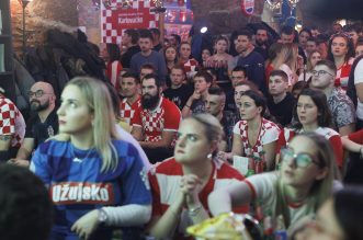 Navijači u Rijeci prate utakmicu Hrvatske i Brazila Navijači u Rijeci prate utakmicu Hrvatske i Brazila