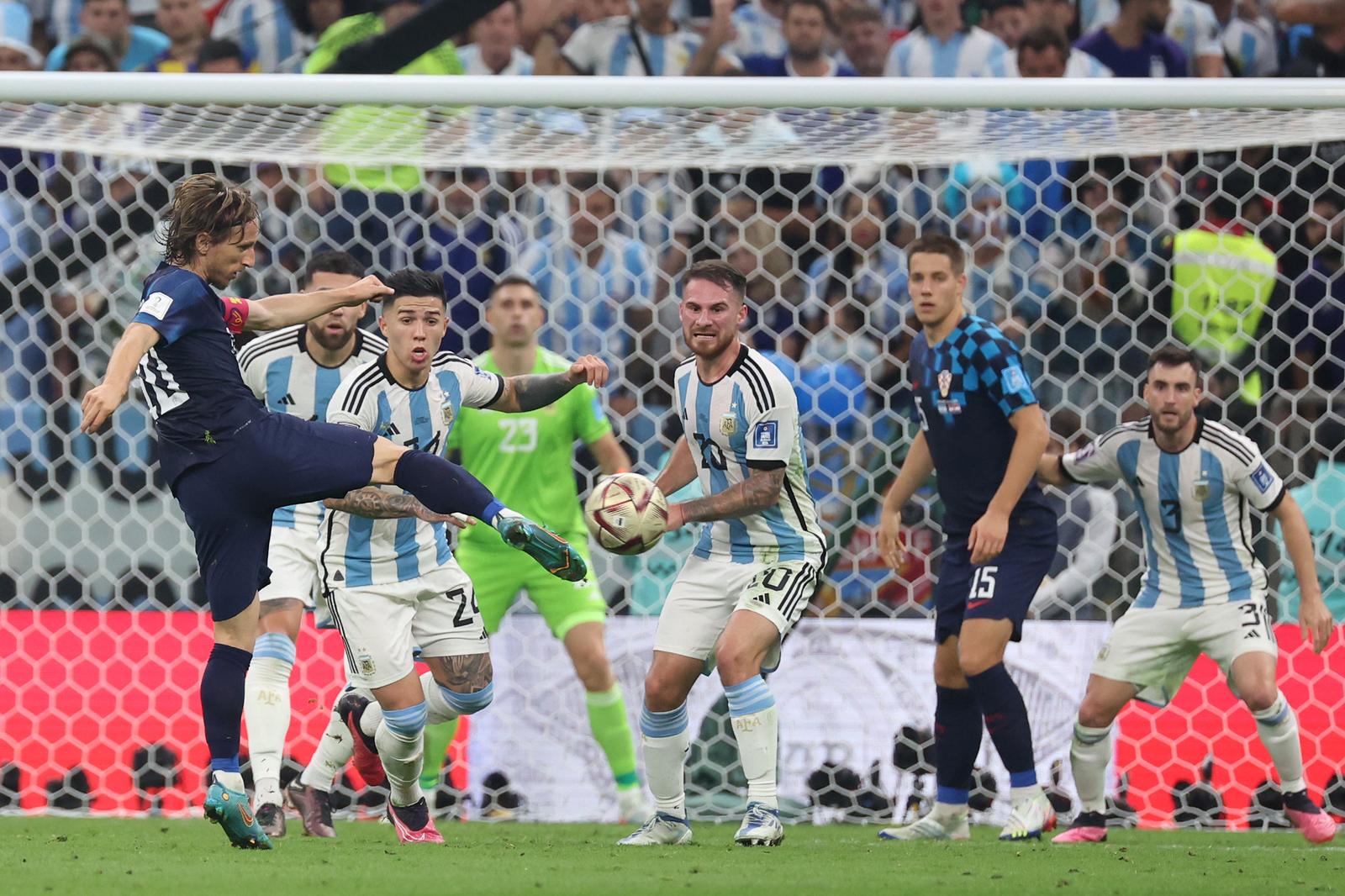 KATAR 2022 – Susret Hrvatske i Argentine u polufinalu Svjetskog prvenstva u Katru KATAR 2022 – Susret Hrvatske i Argentine u polufinalu Svjetskog prvenstva u Katru