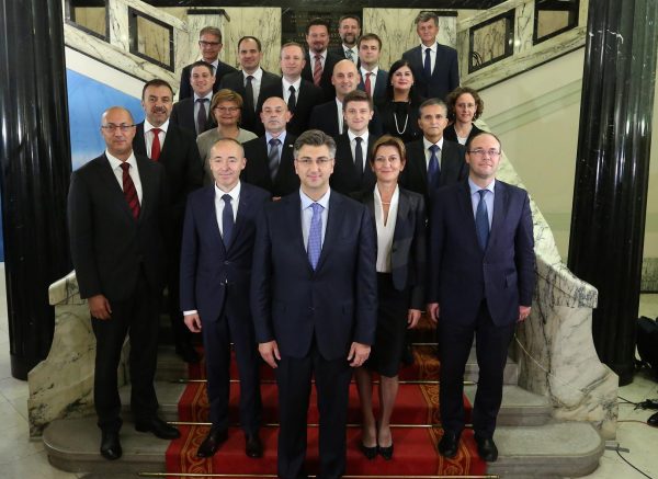 Zdravko Mari? u fotografijama:  od prvih po?etaka, sjednica Vlade, ljetovanja do bicepsa s kojim je postao hit na internetu