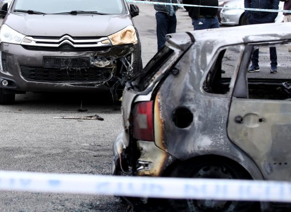 Zagreb: Na parkiralištu u Sloboštini tijekom noći izgorjelo osam automobila