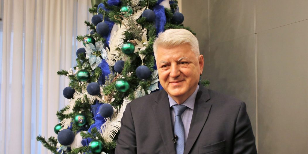 komadina čestitka božić 2022 komadina čestitka božić 2022