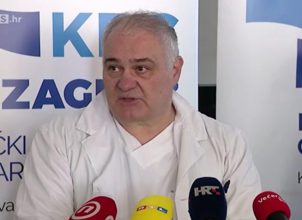liječnik dječak petarda