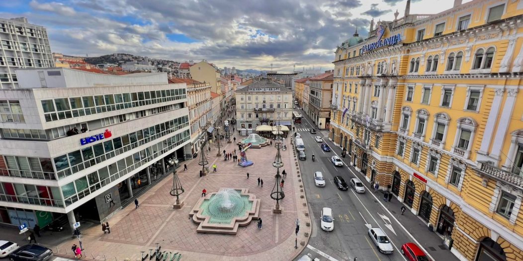 rijeka dron panorama jadranski trg 2022 1 rijeka dron panorama jadranski trg 2022 1