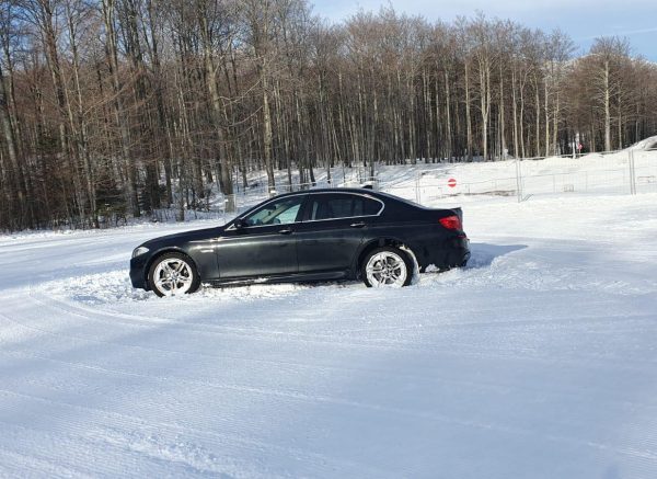 Platak auto u snijegu -4