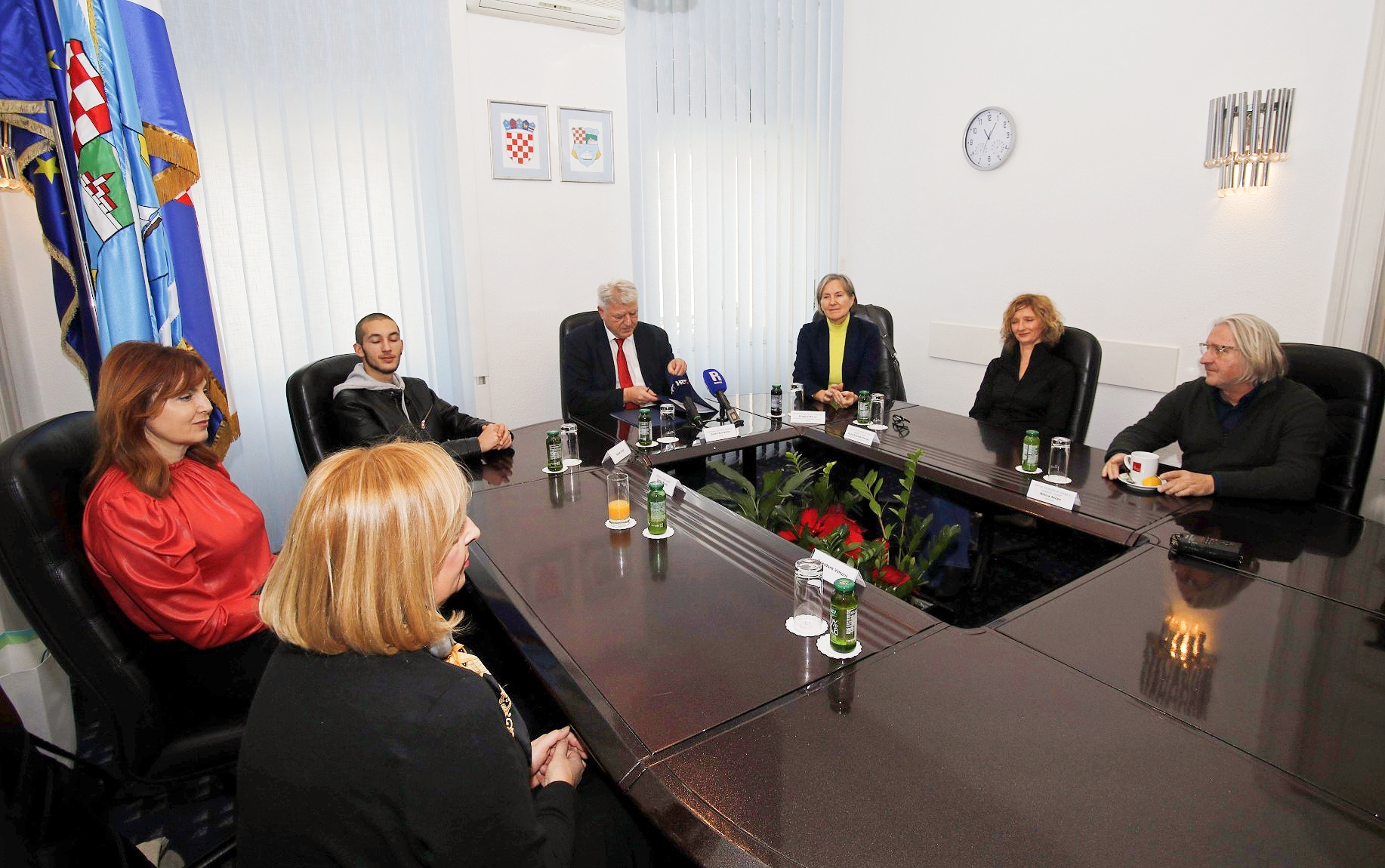Dodjela police životnog osiguranja Zaklade “Vaša pošta” Dodjela police životnog osiguranja Zaklade “Vaša pošta”