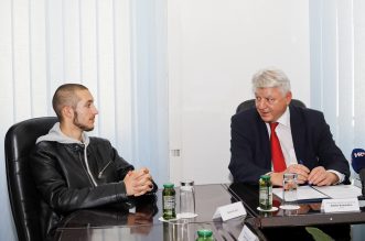 Dodjela police životnog osiguranja Zaklade “Vaša pošta” Dodjela police životnog osiguranja Zaklade “Vaša pošta”