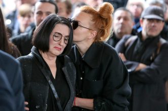 Obitelj Massima Savića na posljednjem ispraćaju na Gradskom groblju Zadar Obitelj Massima Savića na posljednjem ispraćaju na Gradskom groblju Zadar