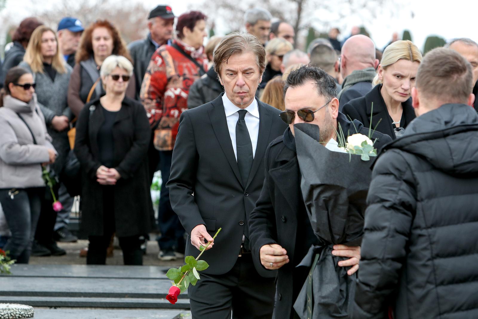 Posljednji ispraćaj Massima Savića na Gradskom groblju Zadar Posljednji ispraćaj Massima Savića na Gradskom groblju Zadar