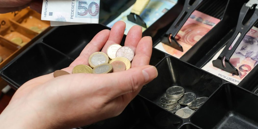 Tijekom prvih 14 dana nove 2023. godine, u blagajnama se nalaze i euri i kune Tijekom prvih 14 dana nove 2023. godine, u blagajnama se nalaze i euri i kune