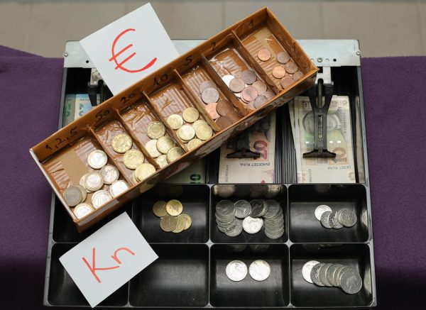 Tijekom prvih 14 dana nove 2023. godine, u blagajnama se nalaze i euri i kune