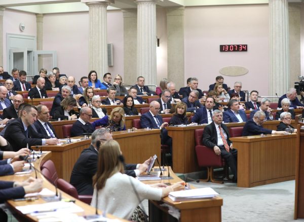 Sabor počeo s glasovanjem Sabor počeo s glasovanjem