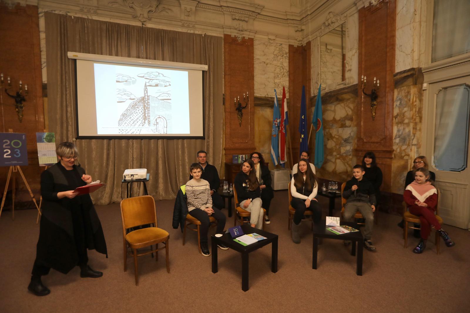 Rijeka: Predstavljen kalendar Primorsko-goranske županije s likovnim radovima osnovnoškolaca Rijeka: Predstavljen kalendar Primorsko-goranske županije s likovnim radovima osnovnoškolaca