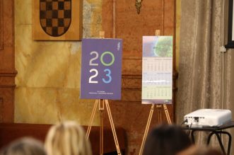 Rijeka: Predstavljen kalendar Primorsko-goranske županije s likovnim radovima osnovnoškolaca Rijeka: Predstavljen kalendar Primorsko-goranske županije s likovnim radovima osnovnoškolaca