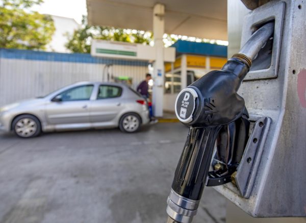 Sutra stiže veliko poskupljenje goriva Sutra stiže veliko poskupljenje goriva