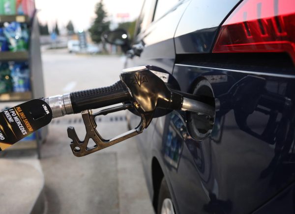 Gorivo od danas drastično jeftinije, litra benzina manje od 10 kuna