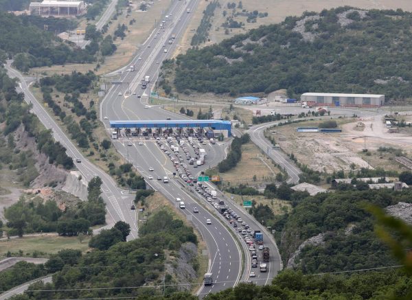 Kolone vozila na naplatnim kućicama na Kikovici i na autocesti A6 Rijeka-Zagreb