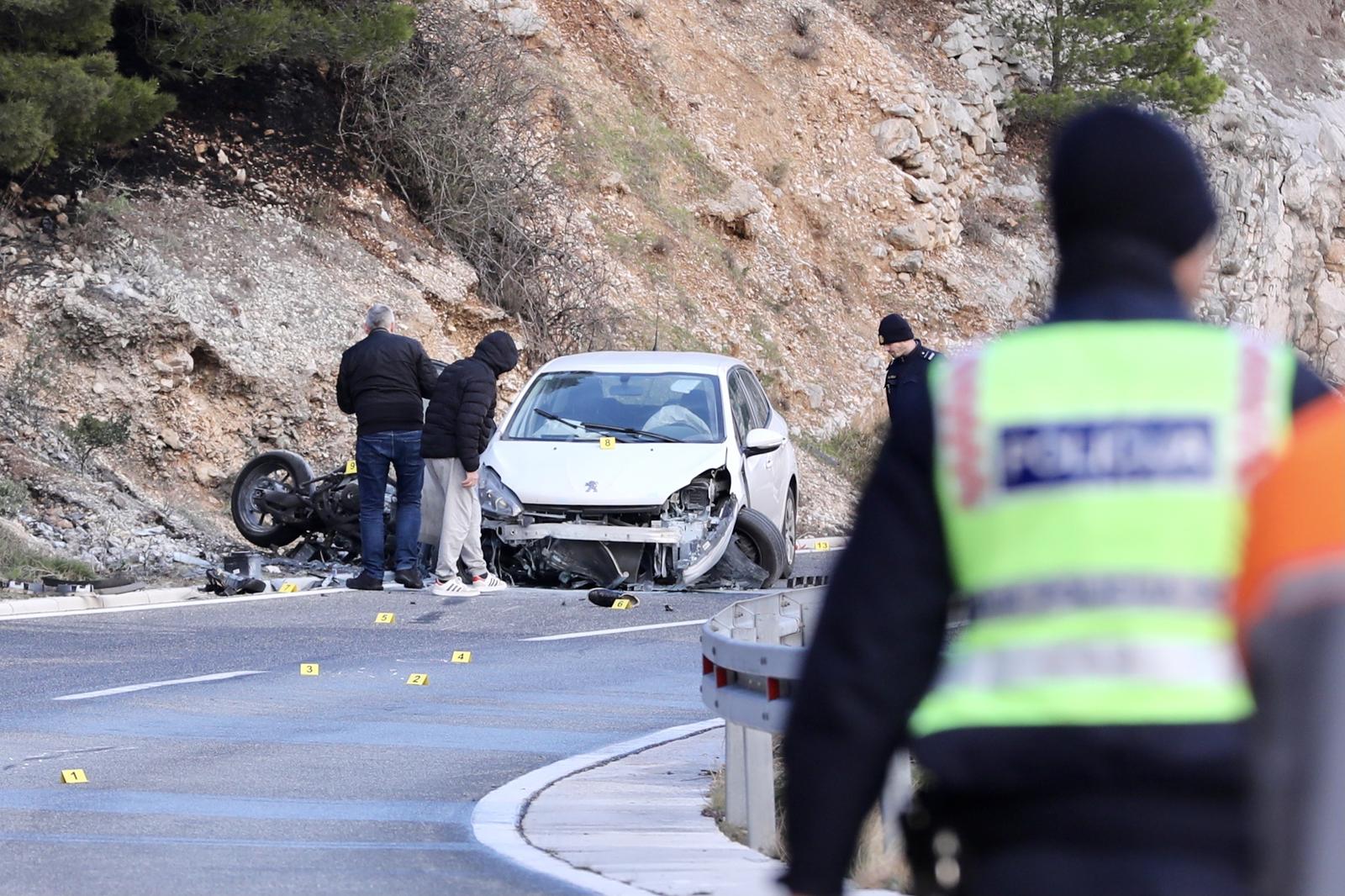 Motociklist poginuo u sudaru s automobilom kod mjesta Pisak
