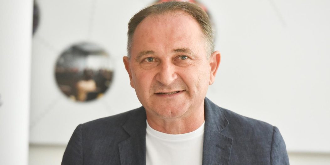 Zagreb: Održana je konferencija za medije na temu problema oko privatizacije Đure Đakovića iz Slavonskog Broda Zagreb: Održana je konferencija za medije na temu problema oko privatizacije Đure Đakovića iz Slavonskog Broda