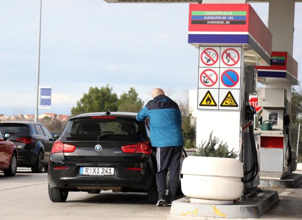 Šibenik: Petrol u znak prosvjeda zatvara prodajna mjesta između 12 i 13 sati