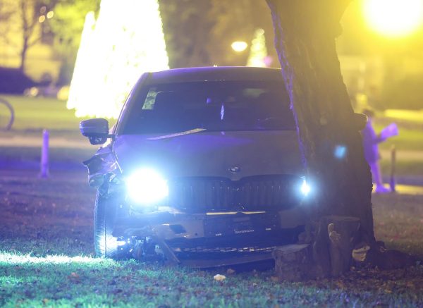 Zagreb: BMW-om uletio u suprotni smjer, izazvao sudar pa pobjegao