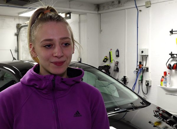 laura tik tok auti kanal ri