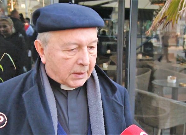svećenik odijevanje nova tv