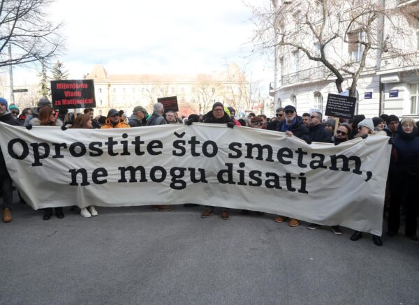 Prosvjed “Oprostite što smetam, ne mogu disati”