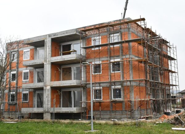 Slavonski Brod: Pri kraju izgradnja stambenih zgrada za mlade obitelji