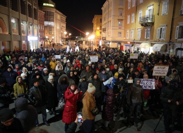 U Rijeci održan mirni prosvjed protiv nasilja potaknut incidentom na Platku