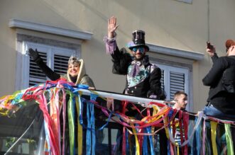 CARneval povorka, prava motorna maškarana manifestacija, prošla je riječkim ulicama CARneval povorka, prava motorna maškarana manifestacija, prošla je riječkim ulicama