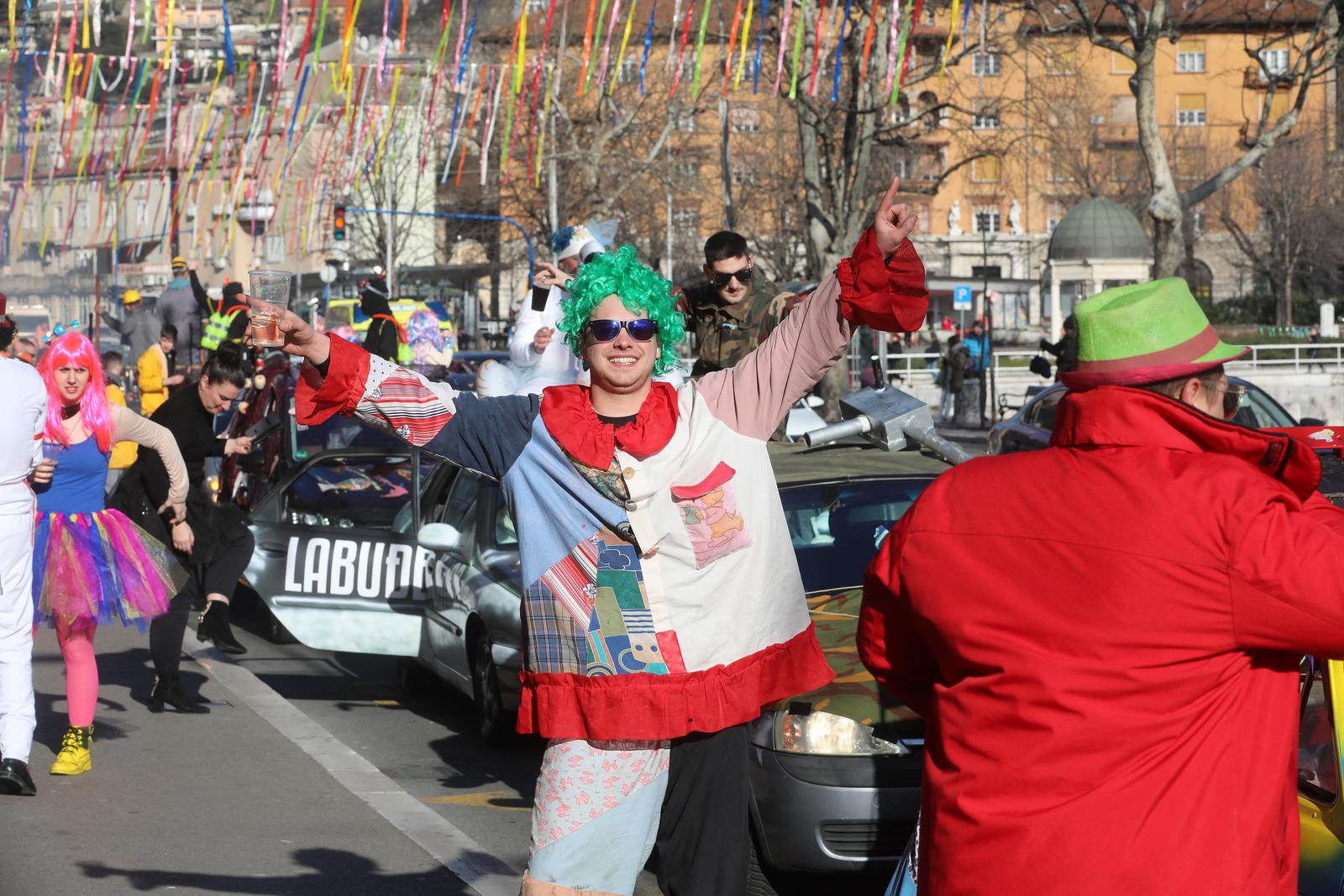 CARneval povorka, prava motorna maškarana manifestacija, prošla je riječkim ulicama CARneval povorka, prava motorna maškarana manifestacija, prošla je riječkim ulicama