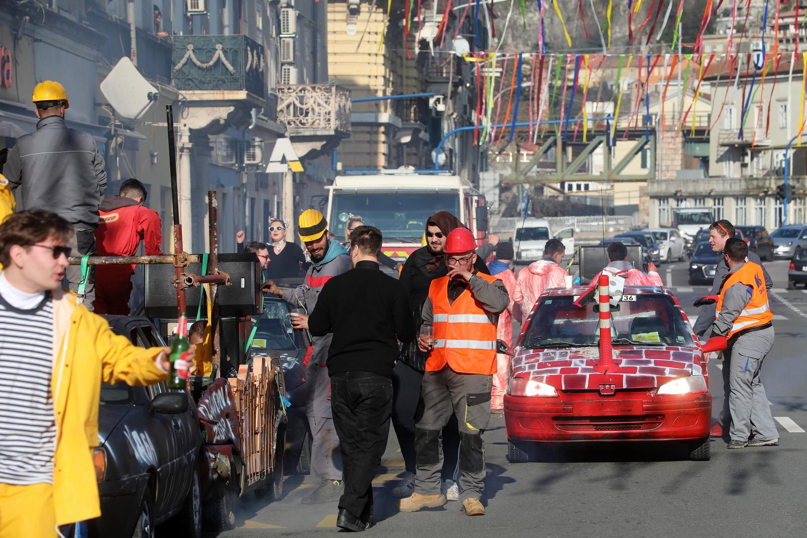 CARneval povorka, prava motorna maškarana manifestacija, prošla je riječkim ulicama CARneval povorka, prava motorna maškarana manifestacija, prošla je riječkim ulicama