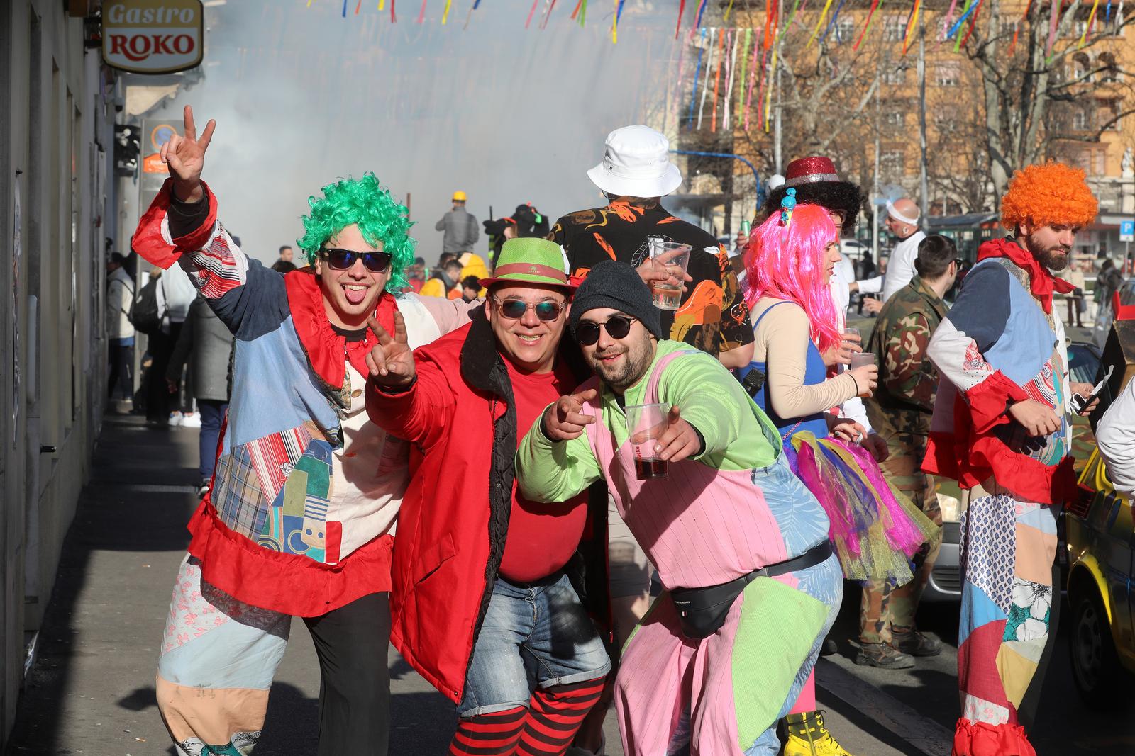 CARneval povorka, prava motorna maškarana manifestacija, prošla je riječkim ulicama CARneval povorka, prava motorna maškarana manifestacija, prošla je riječkim ulicama