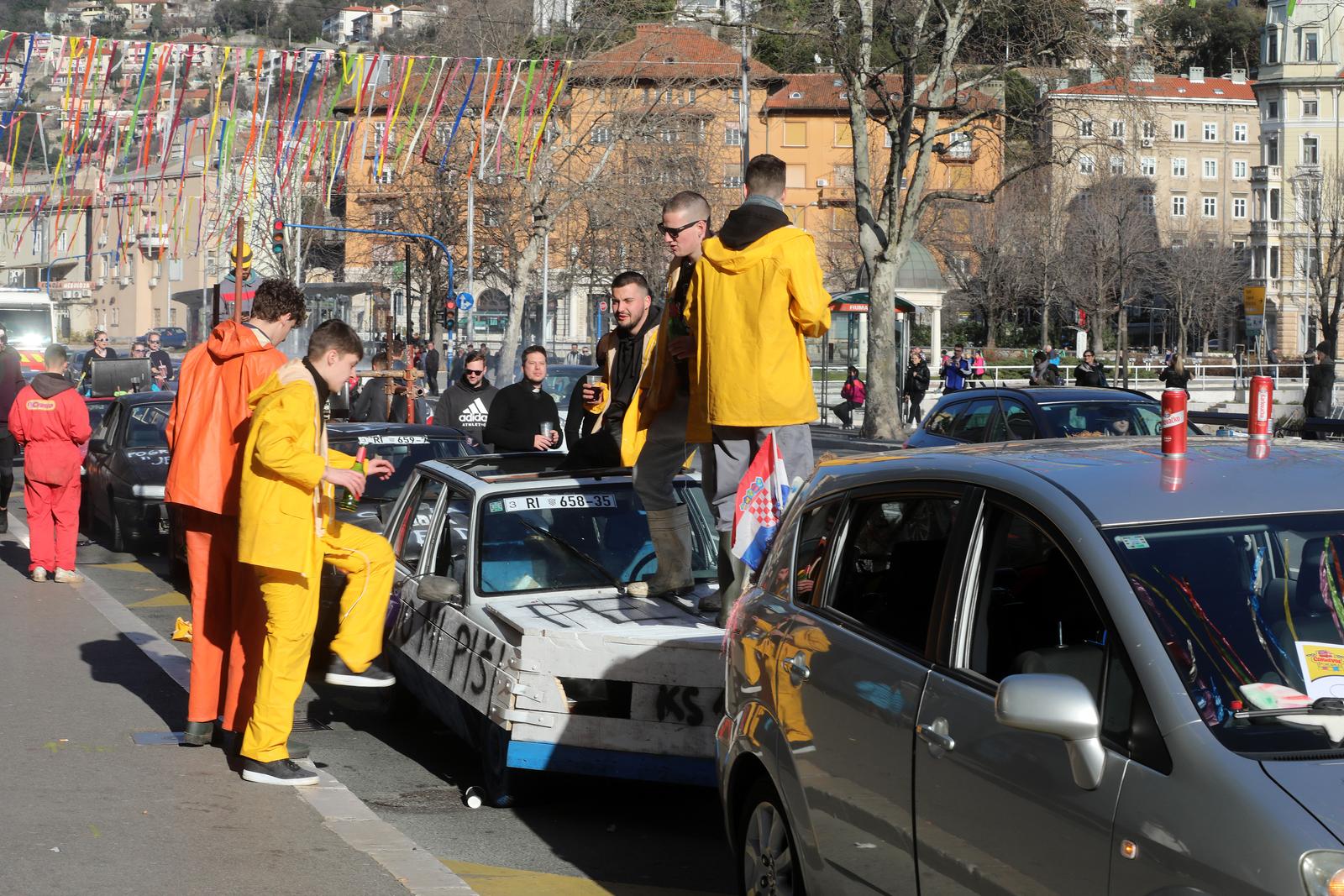 CARneval povorka, prava motorna maškarana manifestacija, prošla je riječkim ulicama CARneval povorka, prava motorna maškarana manifestacija, prošla je riječkim ulicama