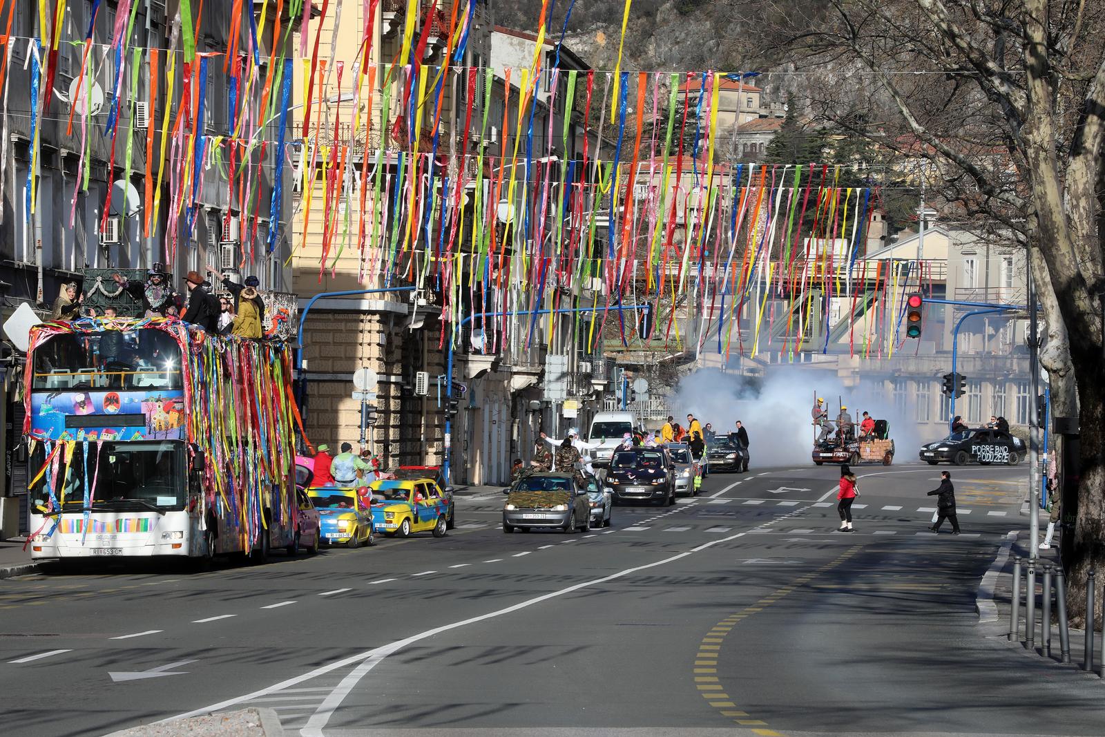 CARneval povorka, prava motorna maškarana manifestacija, prošla je riječkim ulicama CARneval povorka, prava motorna maškarana manifestacija, prošla je riječkim ulicama